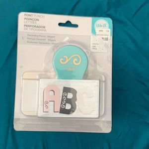 We R memory keepers decorative punch